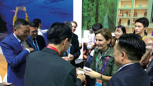 Dyalá Jiménez, ministra de COMEX en la Exposición Internacional de Importaciones de China