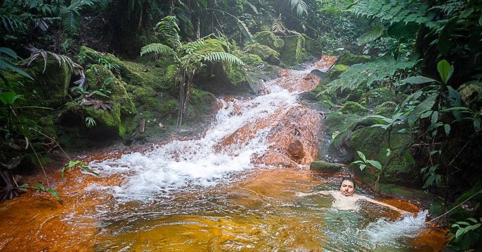 agua termal natural