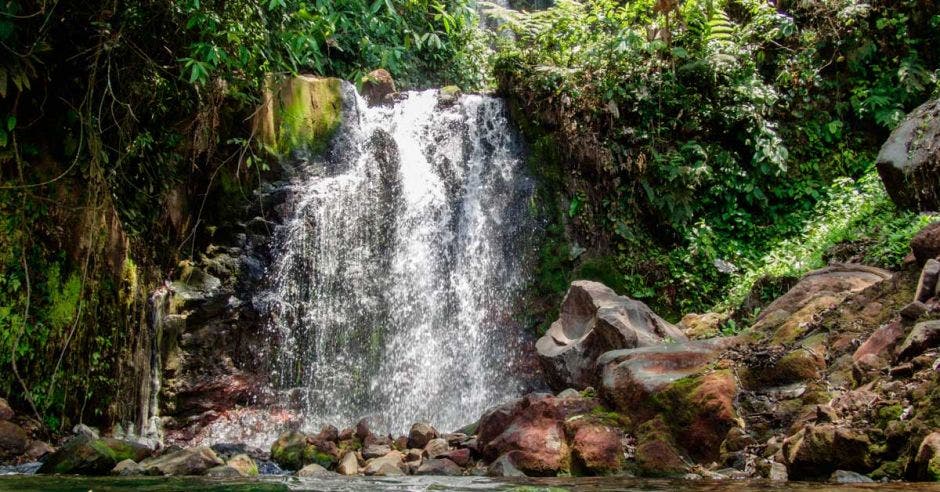 Catarata en las faldas del volcán Rincón de la Vieja