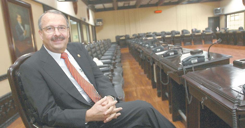 Guillermo Zúñiga diputado oficialista