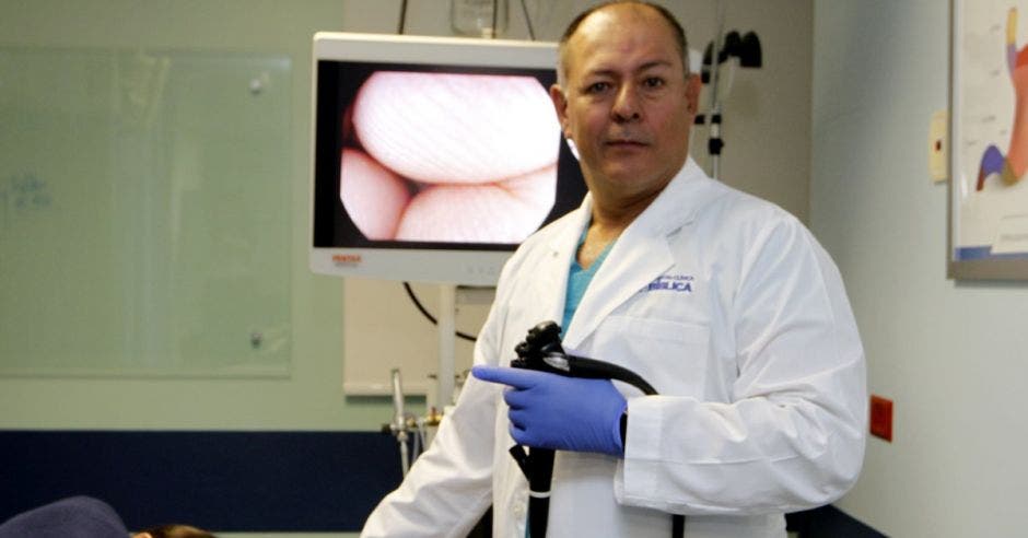 Manuel Chaves, médico especialista de Gastroenterología en Hospital Clínica Bíblica