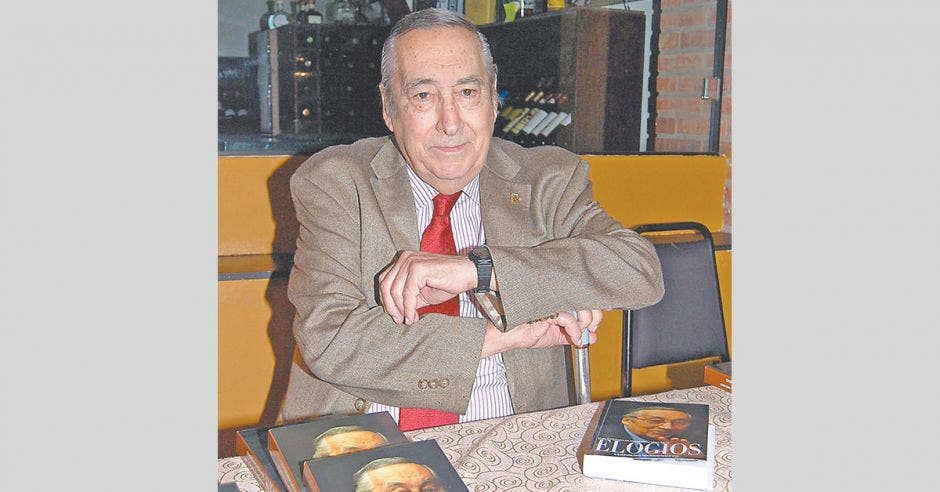 Leopoldo Barrionuevo columnista del Periódico La República