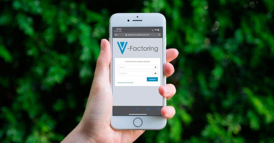 V-Factoring es una herramienta tan accesible que usted puede ingresar a ella desde su propio celular. Cortesía/La República