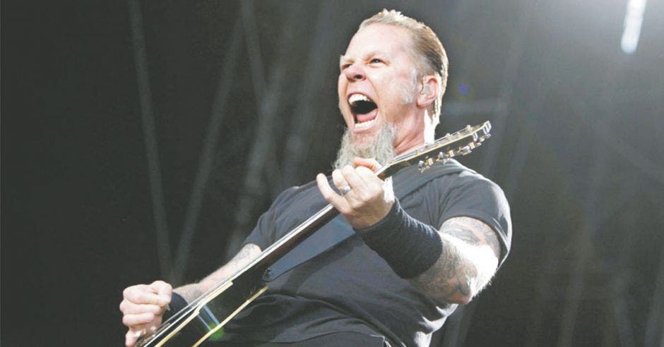 James Alan Hetfield vocalista y principal compositor de la banda Metallica