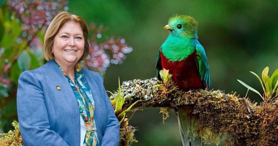 Ornitólogos, fotógrafos de aves y naturaleza y “pajareros soft” fueron algunos de los visitantes a la feria especializada. María Amalia Revelo, ministra de Turismo. Archivo- Elaboración propia/La República.