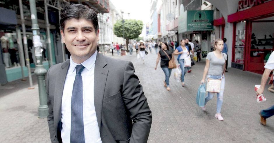 Carlos Alvarado