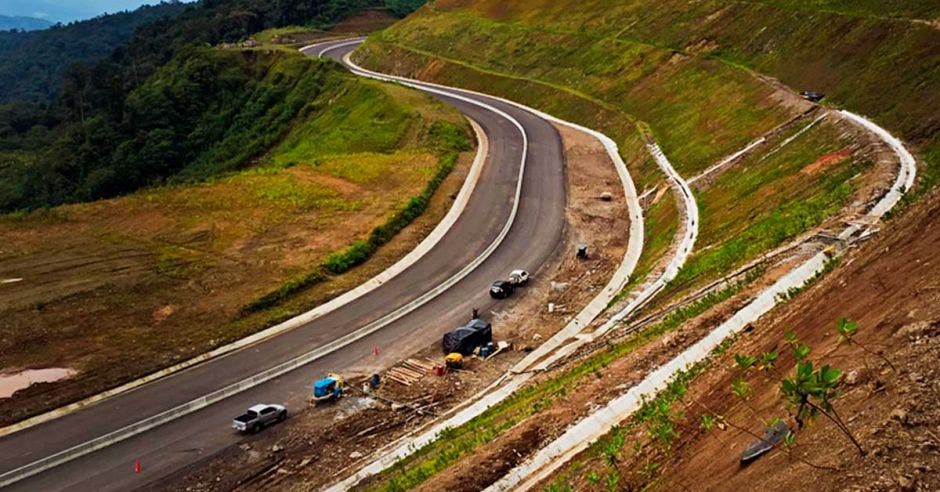 Tramo de la nueva carretera a San Carlos