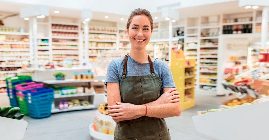 Las pymes como las pulperías, representan entre un 40% y un 50% de las ventas de las empresas de consumo masivo. Shutterstock/La República.