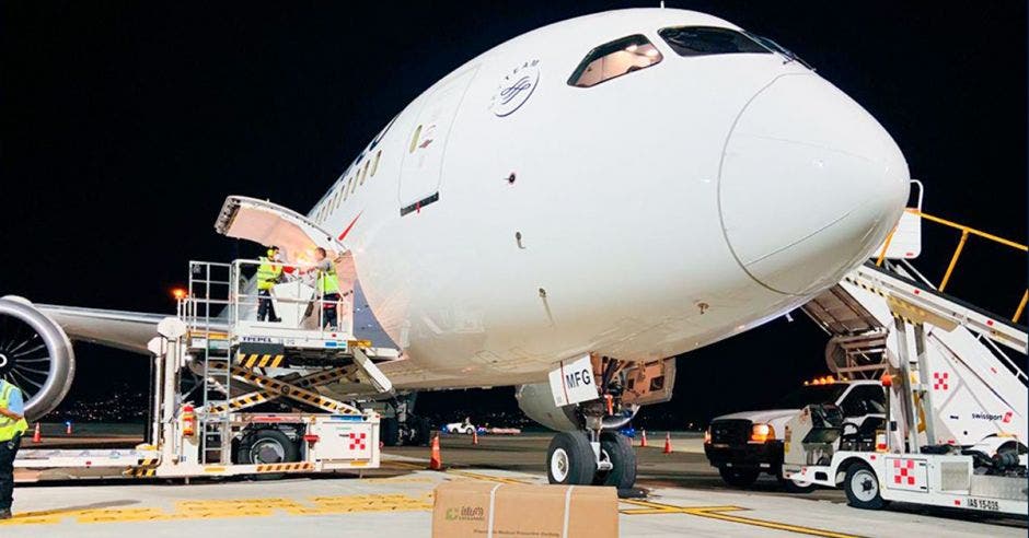 787 de Aeroméxico en el aeropuerto Juan Santamaría