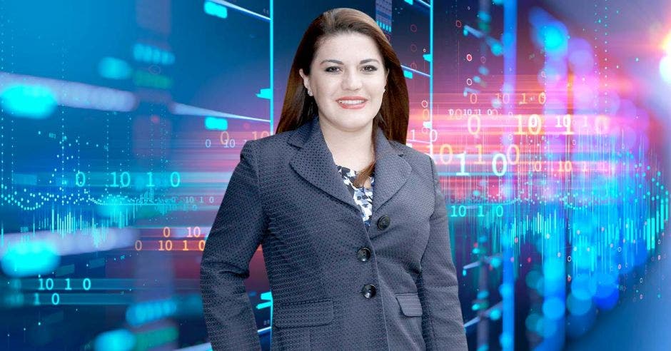 Ana Lucía Ramírez  Directora ejecutiva  Infocom