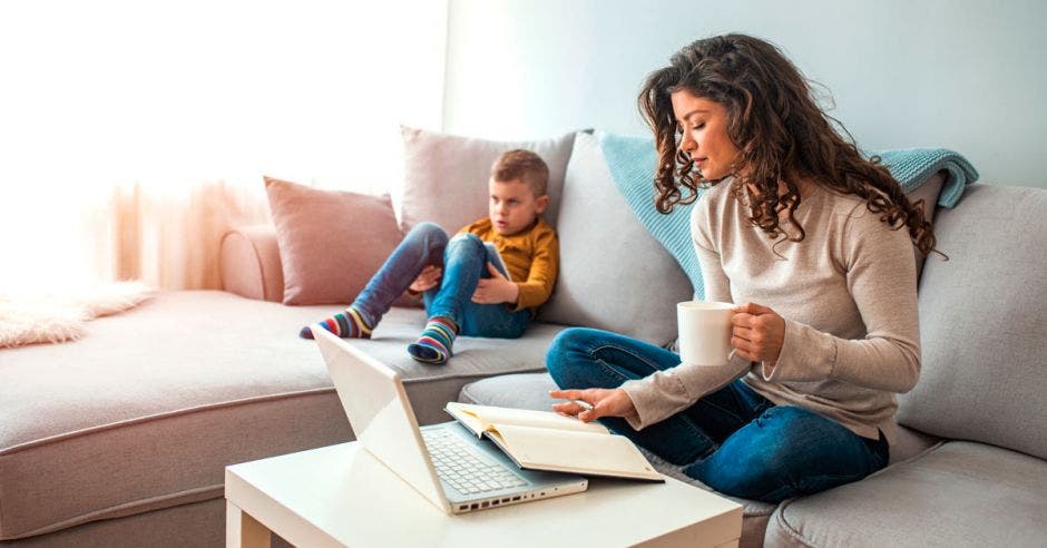 Dos meses después de que se detectara el primer caso de Covid -19 en nuestro país, está claro que la sociedad no volverá a ser la misma. El Coronavirus tiene su lado positivo. Shutterstock/La República.