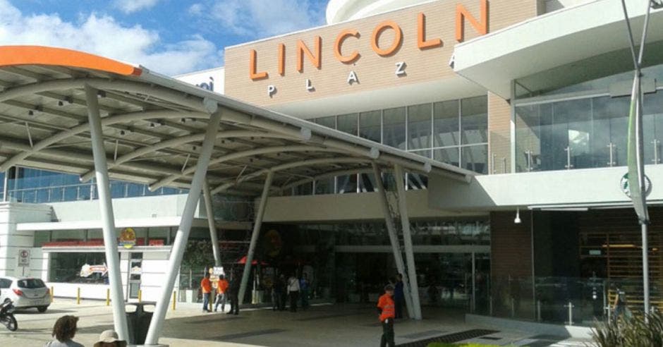 Lincoln Plaza