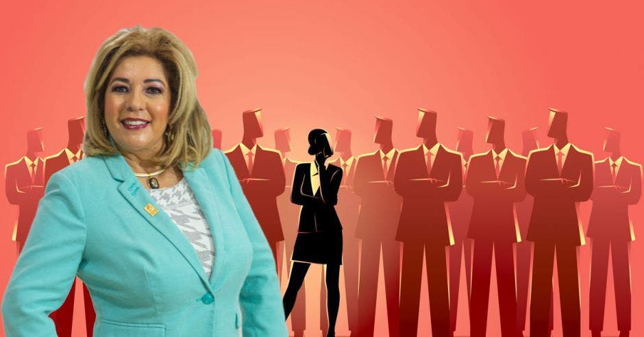 Roxana Sosa se posiciona al frente de un grupo de empresarios con saco y corbata que observan mal a la única mujer.