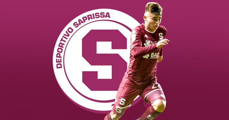 Manfred Ugalde corre sobre un escudo de Saprissa