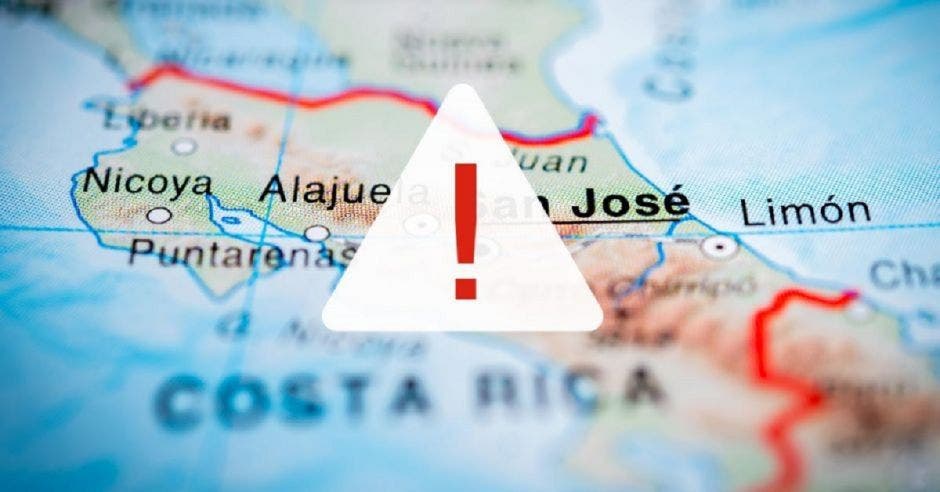 Un signo de advertencia sobre el mapa de costa rica