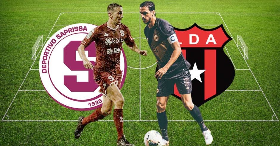 dos futbolistas con escudo de fondo de Saprissa y Alajuelense