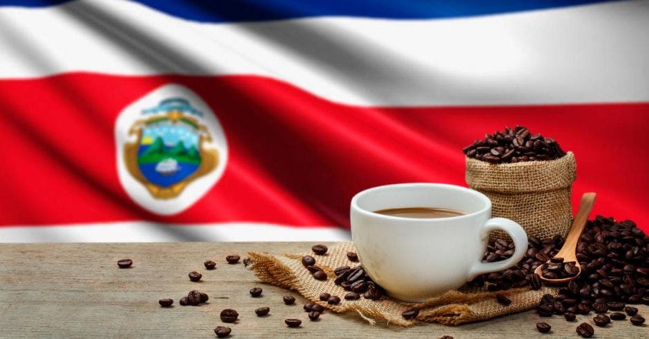 Taza de café con fondo de bandera de Costa Rica