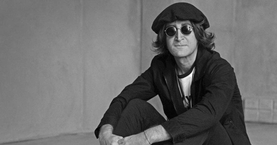 Imitador de John Lennon