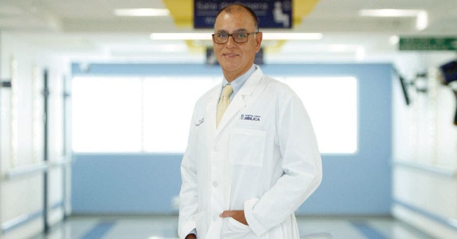 Jorge Esmeral, especialista en Cirugía General del Hospital Clínica Bíblica.