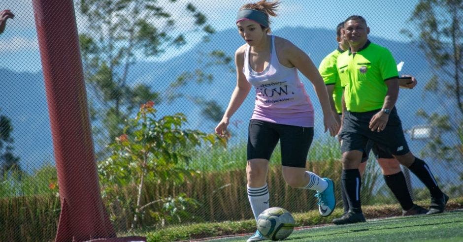 mujer futbol