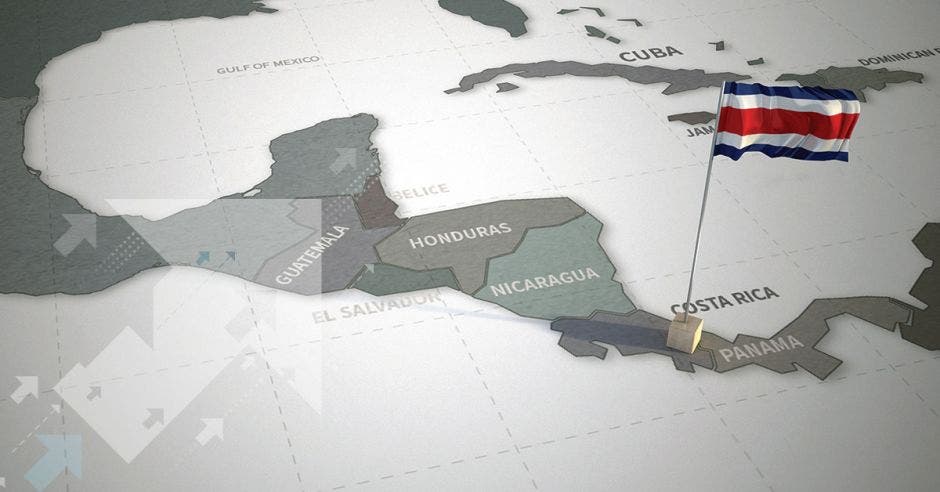 Un mapa de Centroamérica con Costa Rica en relieve y con una bandera