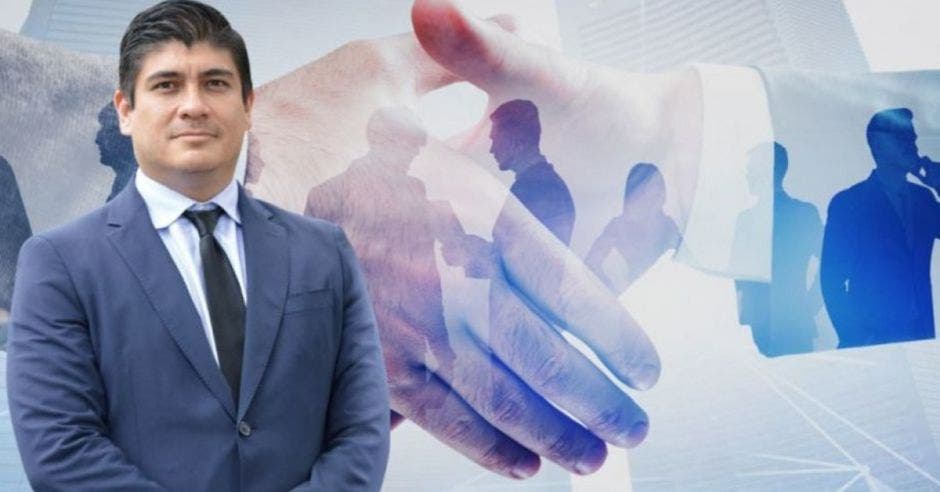 Carlos Alvarado, presidente.