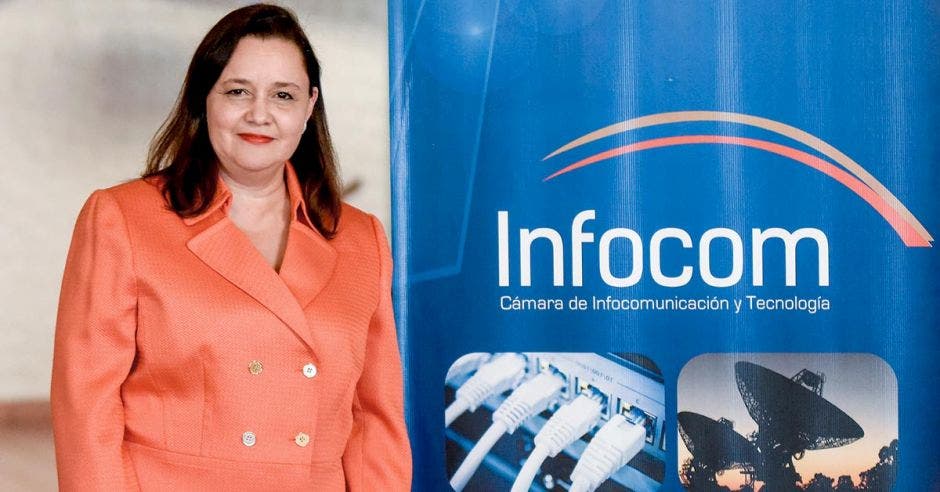 Vanessa Castro, Presidenta de Infocom