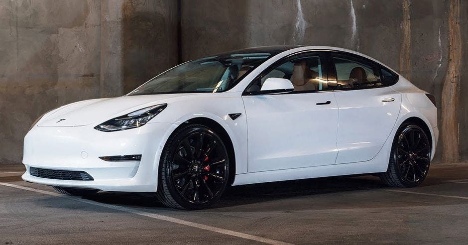 tesla model 3 blanco