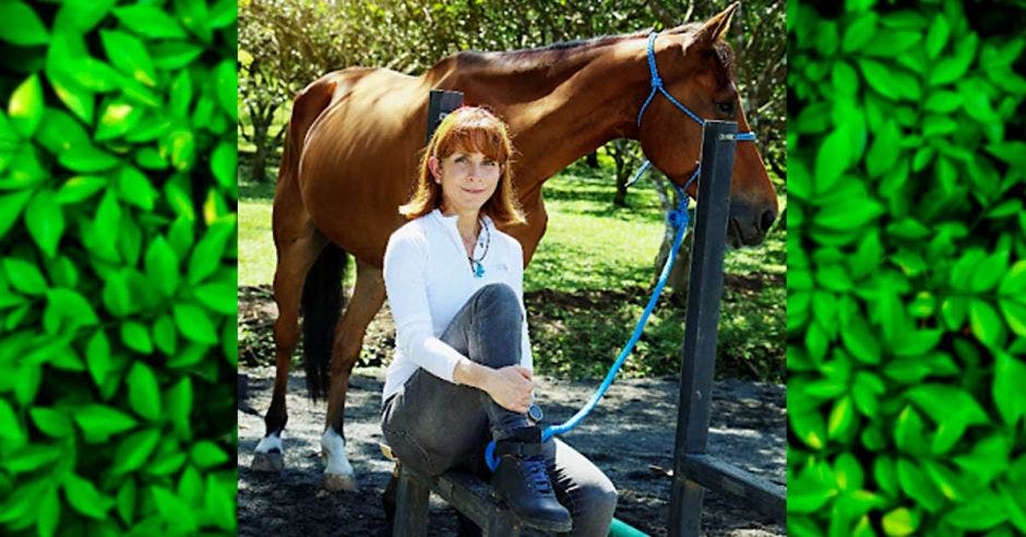 Mujer con caballo