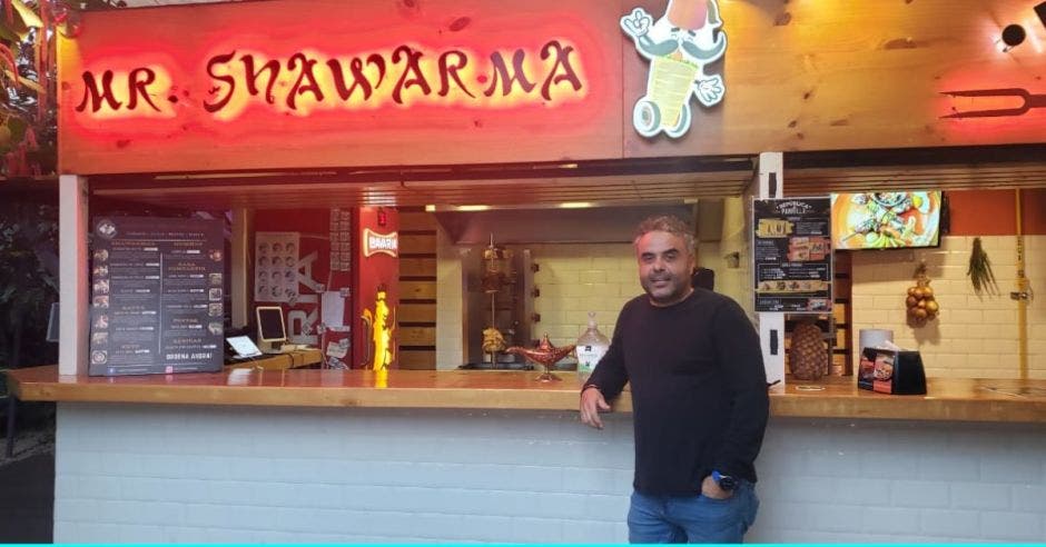 Robert El Khoury, propietario del restaurante Mr Shawarma