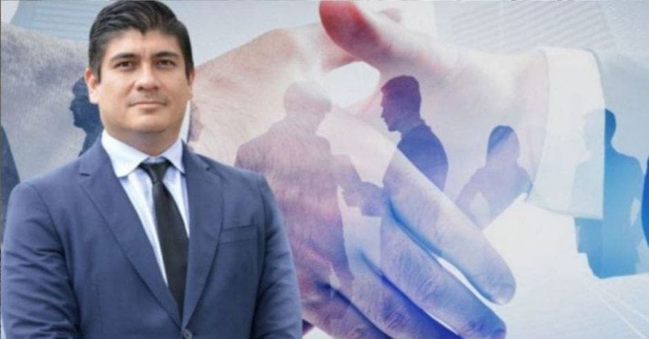 Carlos Alvarado, presidente.