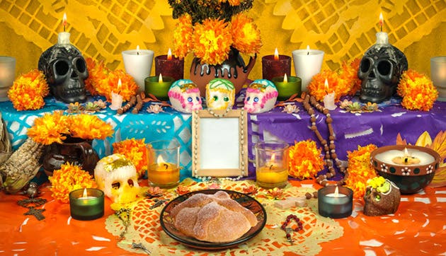 Altar típico mesoamericano para el rito de los muertos.