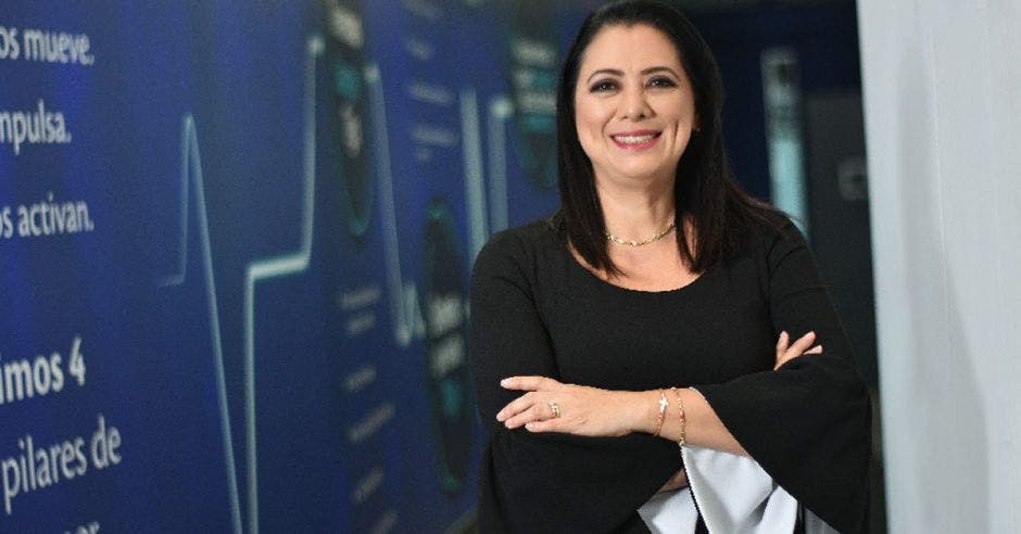 Roxana Sánchez, directora de Relaciones Corporativas y Legal de Tigo Costa Rica
