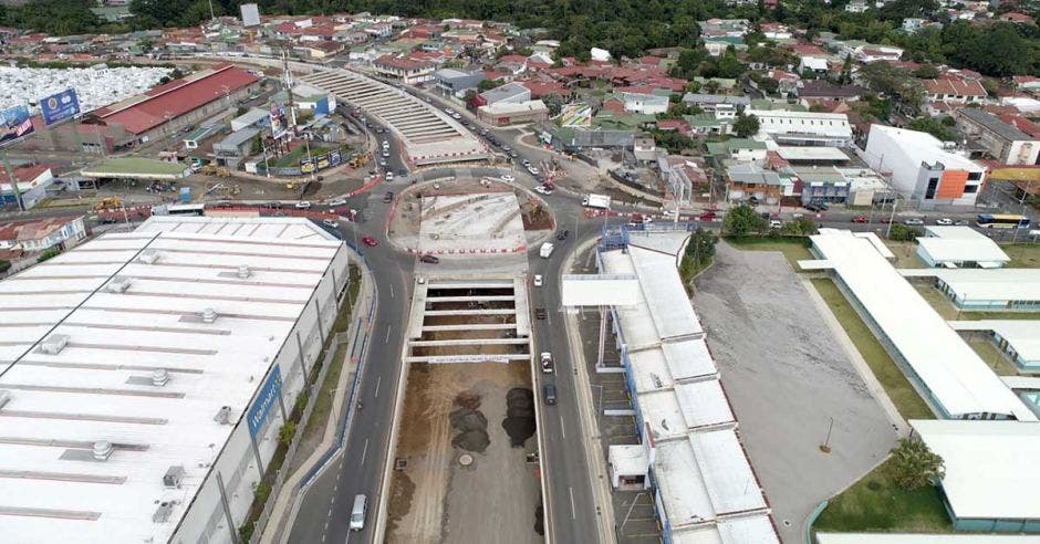 Toma aérea de los trabajos en el paso a desnivel de Guadalupe