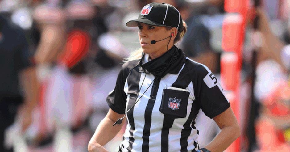 Sarah Thomas árbitro de la NFL
