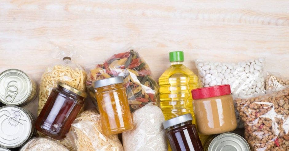 Alimentos en botella y bolsas