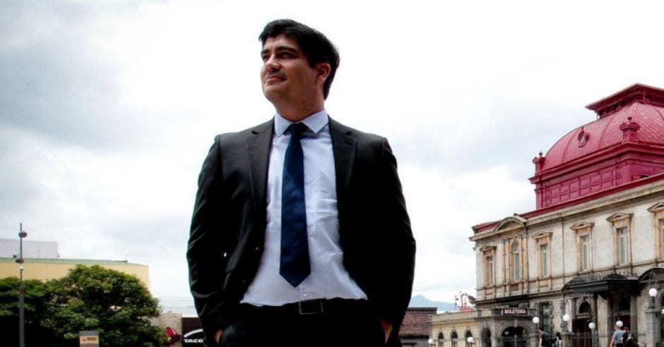 Carlos Alvarado