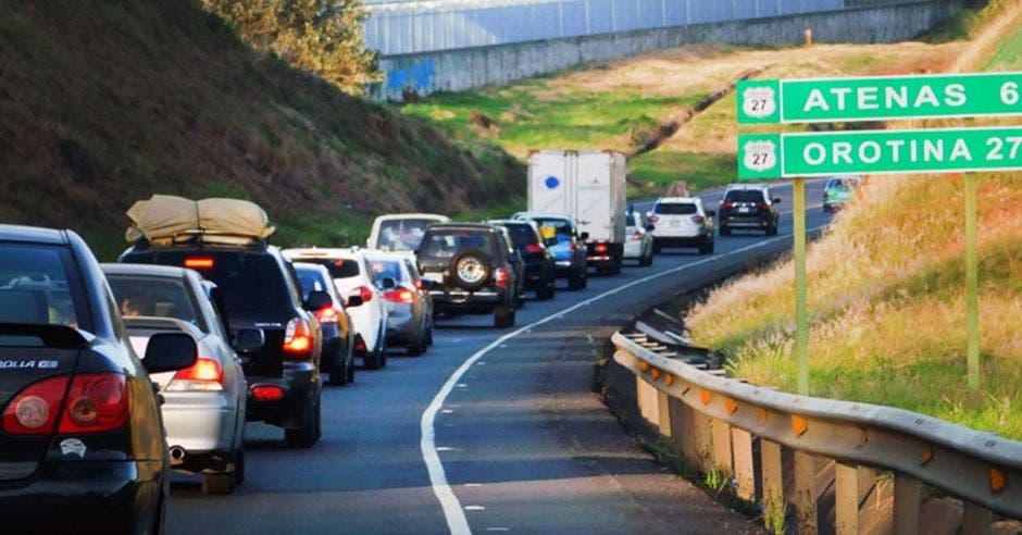 tránsito lento en Ruta 27