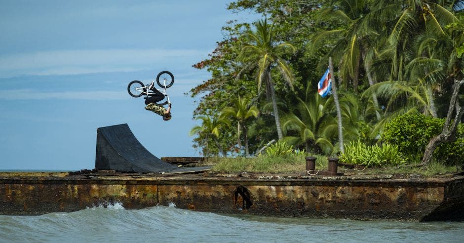 puerto viejo Kenneth Tencio