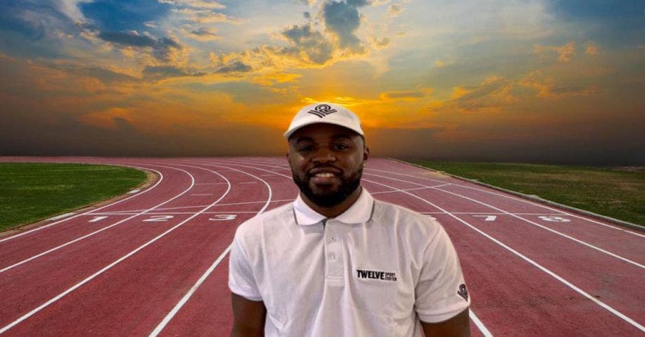 Joel Campbell en pista de atletismo