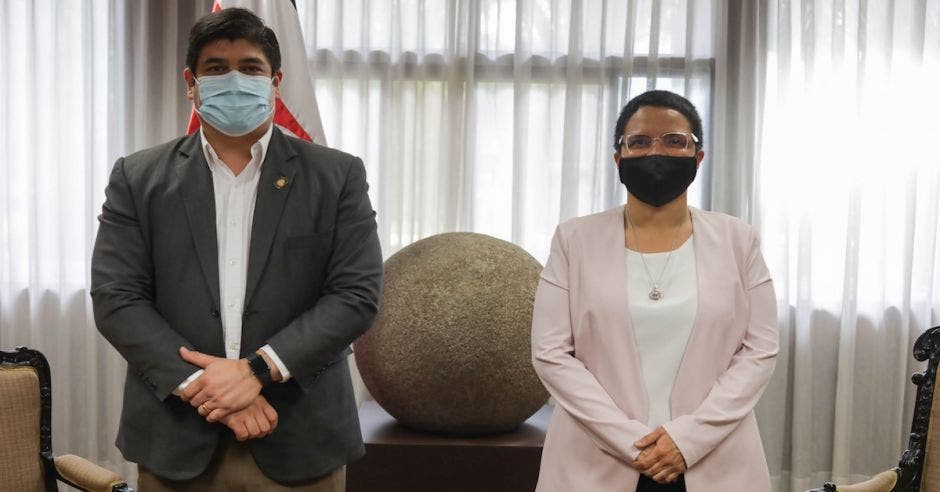 carlos Alvarado presidente y Karla alemán ministra del deporte