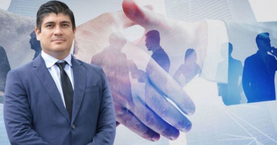 carlos alvarado presidente