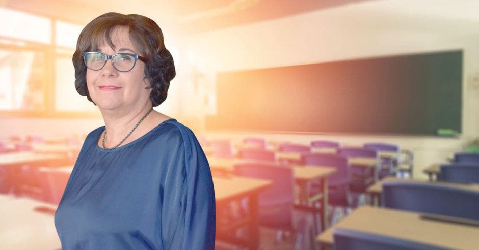 Guiselle Cruz y un aula vacía