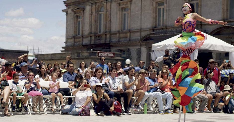 Espectaculo cultural callejero