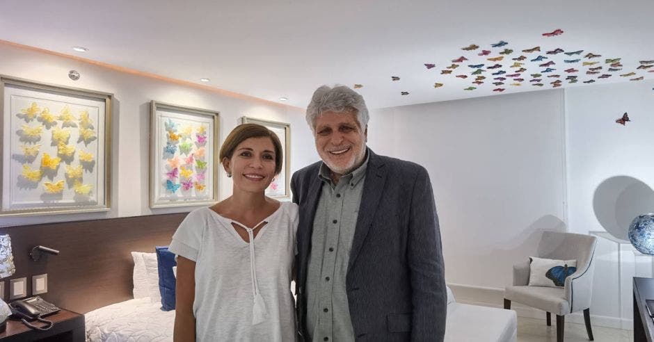Daniela Vargas, artista nacional junto a Onofrio Aldo Annese, Presidente de Grupo Annesse S.A.