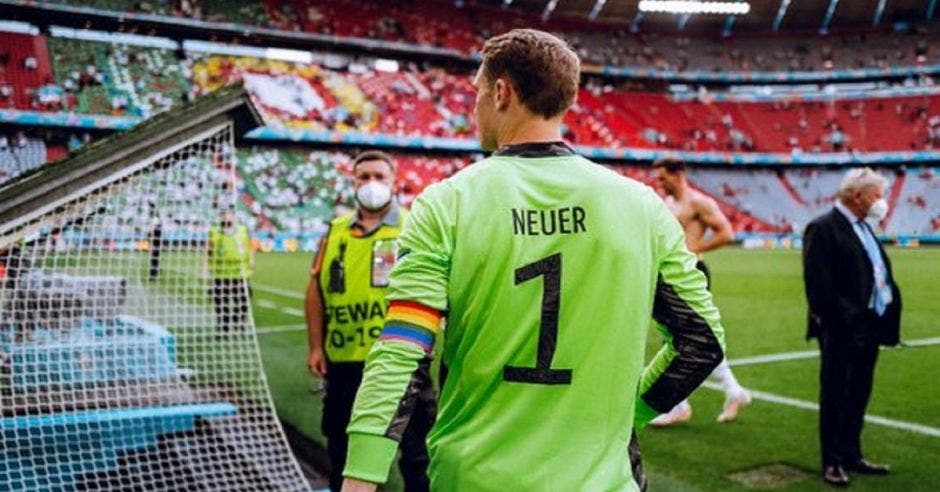 pride lgbt Manuel neuer