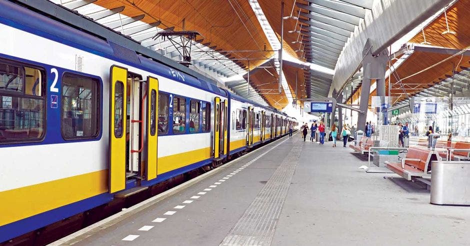 Foto de la estación del tren de Amsterdam, Países Bajos