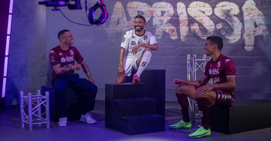 saprissa nuevo uniforme