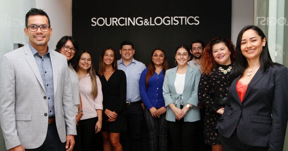 personal de empresa Sourcing & Logistics