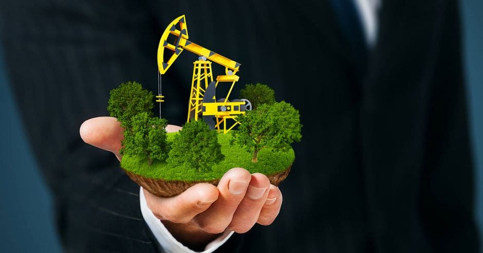 En el congreso se analiza una ley para prohibir la exploración de gas y petróleo de por vida debido a su impacto ambiental. Shutterstock/La República.